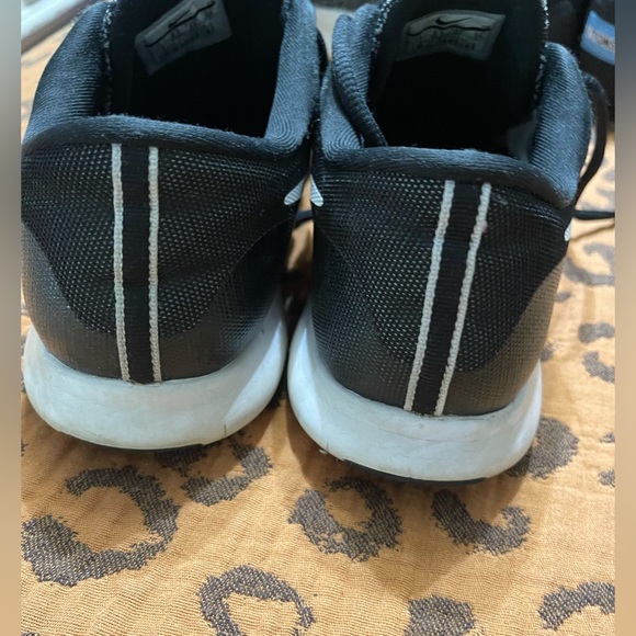 Nike - Picture 2 of 3